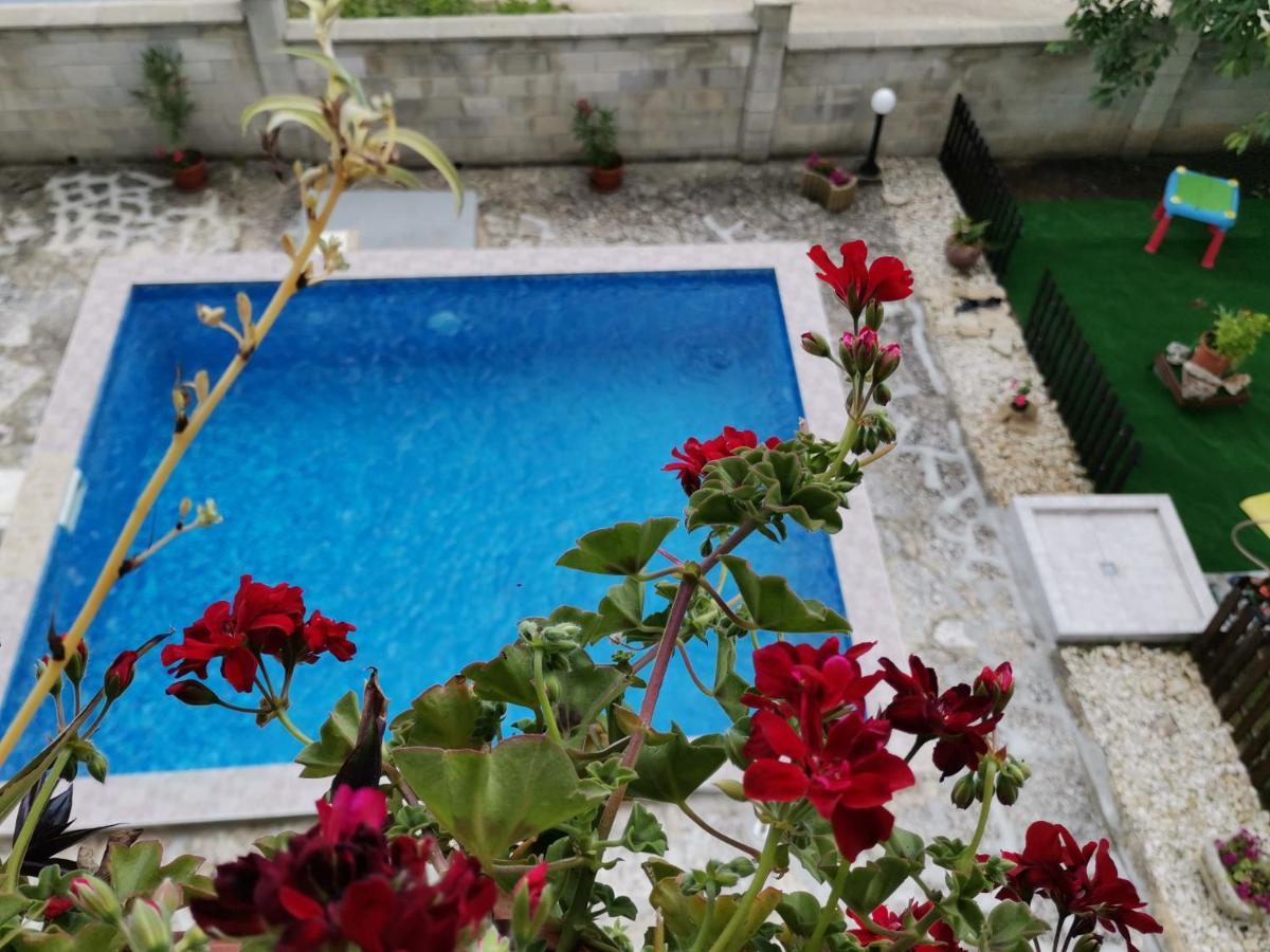Villa Holly بالشيك المظهر الخارجي الصورة