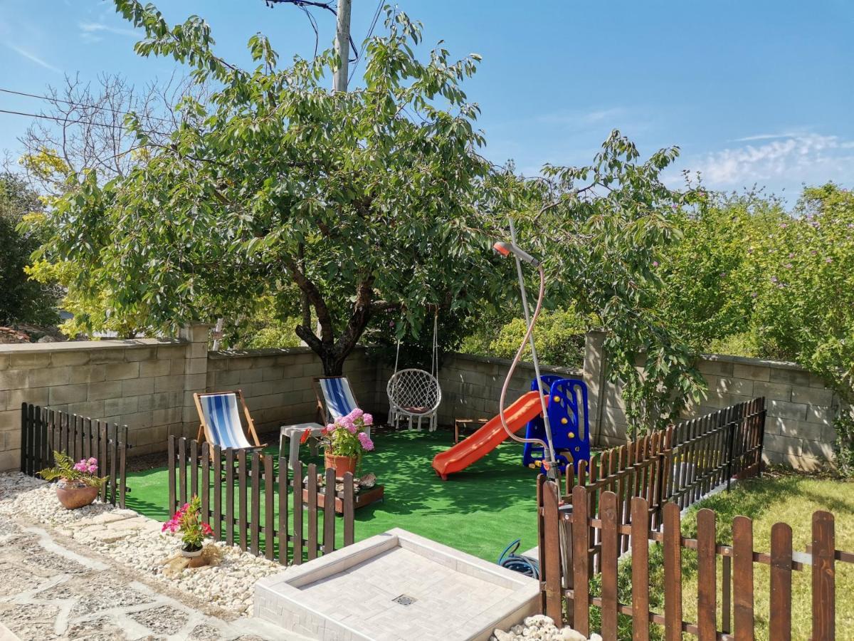 Villa Holly بالشيك المظهر الخارجي الصورة