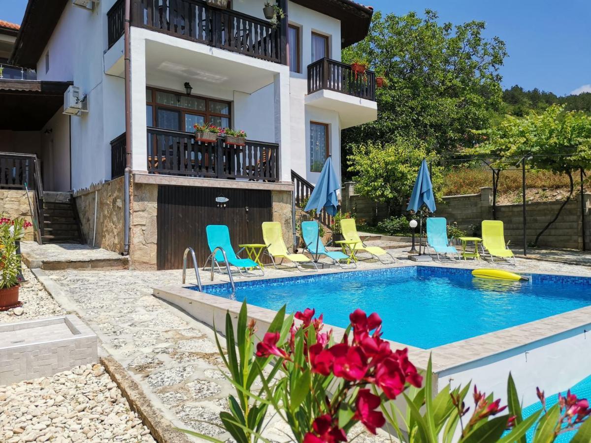Villa Holly بالشيك المظهر الخارجي الصورة