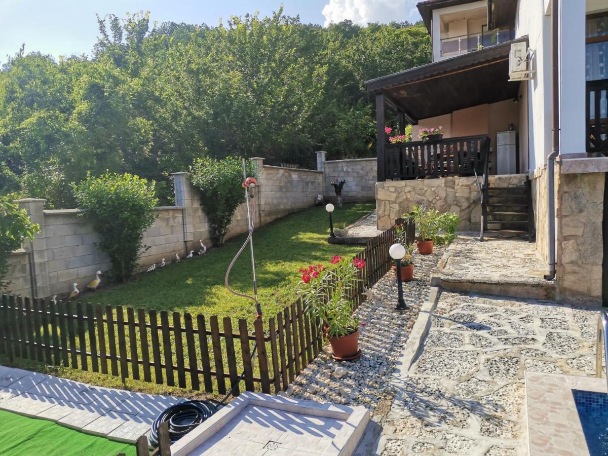 Villa Holly بالشيك المظهر الخارجي الصورة